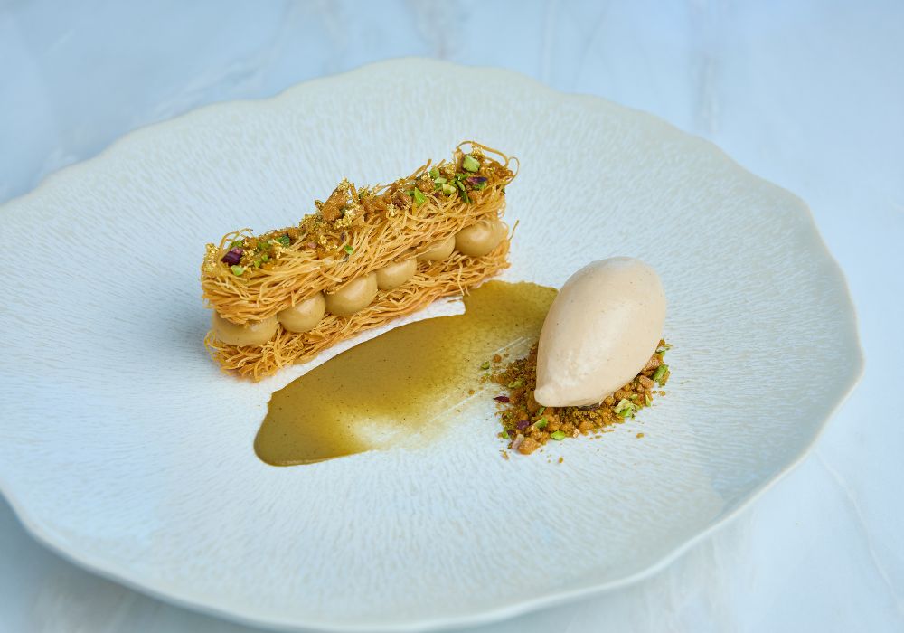 Dessert plate with ice cream